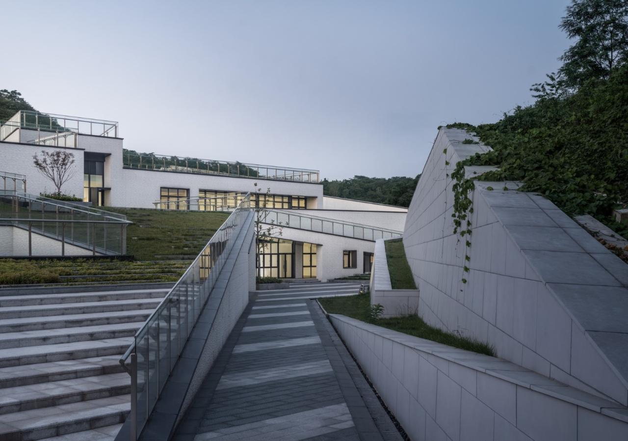 BIM建筑|南京大学仙林校区众创空间二期 / 南大建筑钟华颖工作室