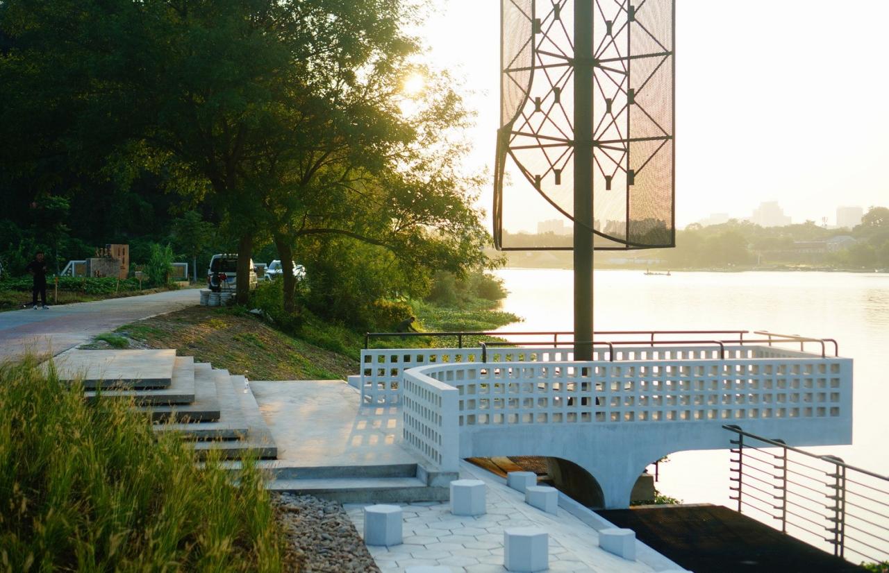 BIM建筑|‘起风了’装置，瀫石光河道护岸改造 / 华中科技大学建规学院 + 青·微舍工作室