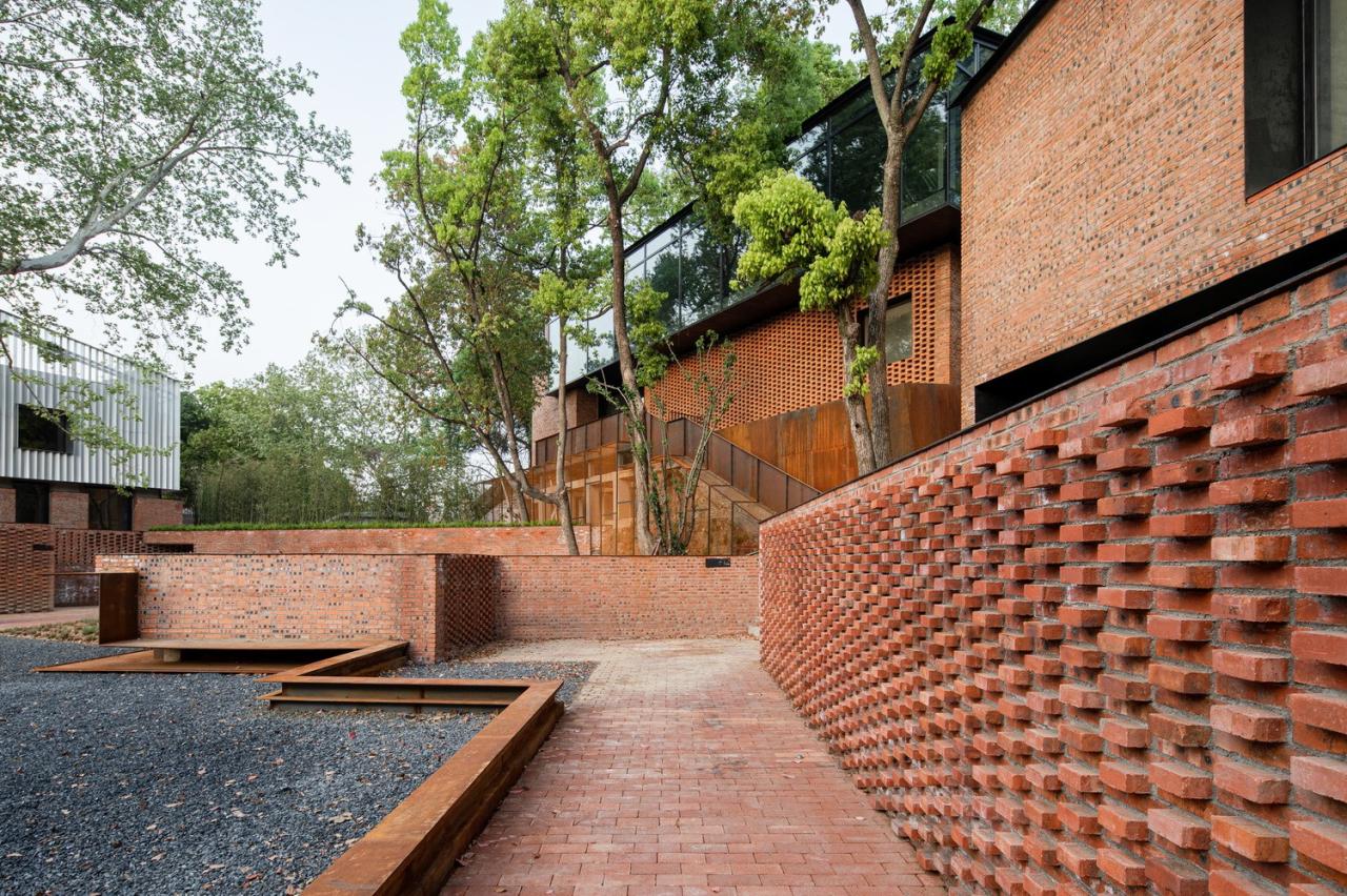 BIM建筑|南京战斗机械厂改造更新 / 米思建筑