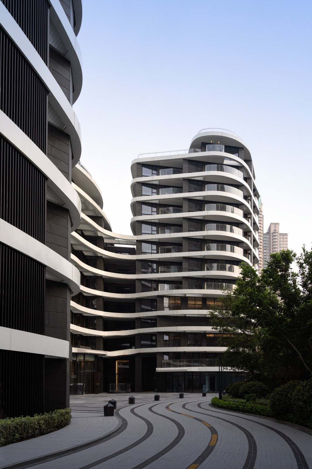 BIM建筑|上海浦东嘉华E18创新住宅 / EID Arch + 上海天华建筑设计 + Aedas