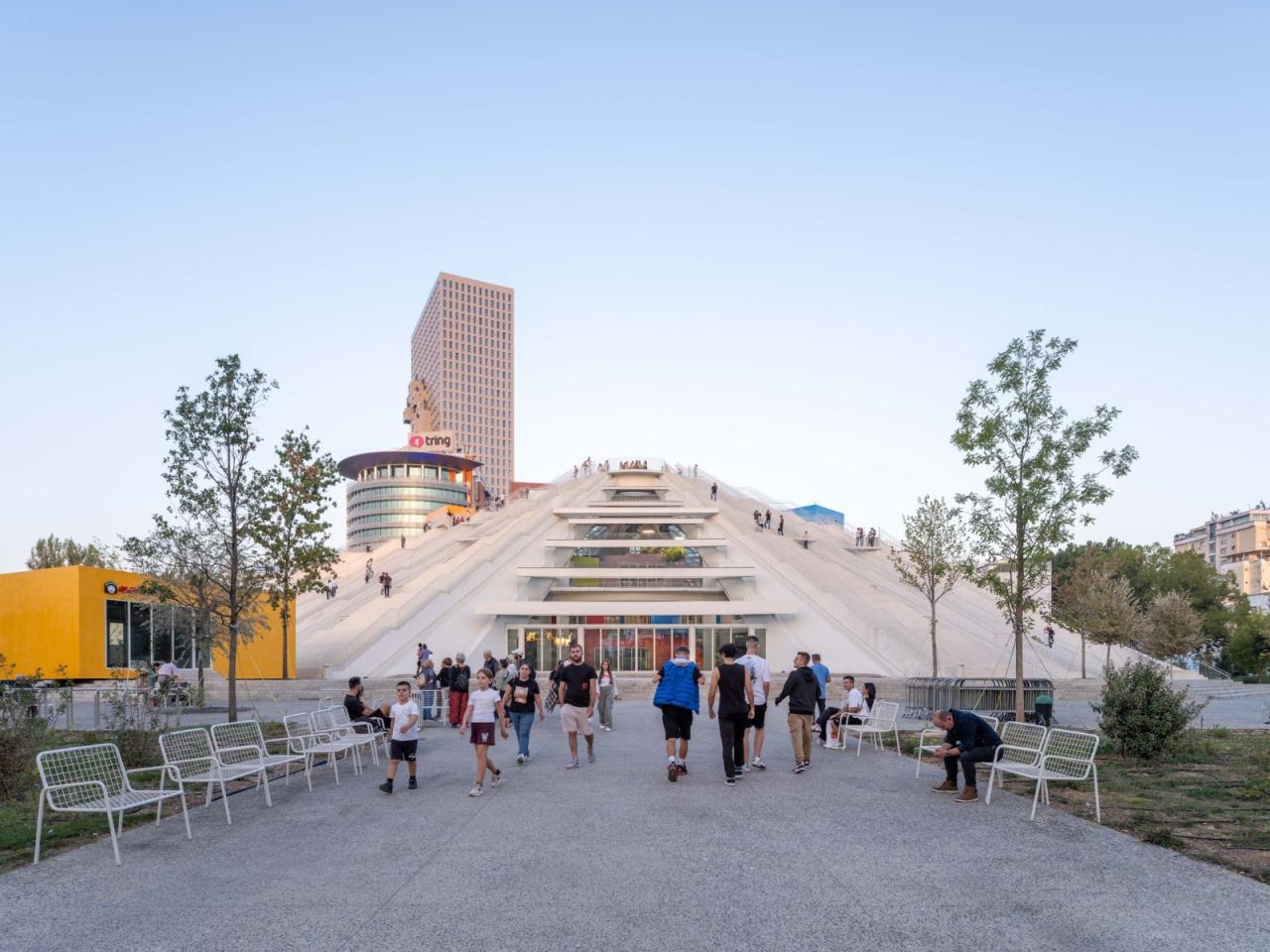 BIM建筑|地拉那金字塔 / MVRDV