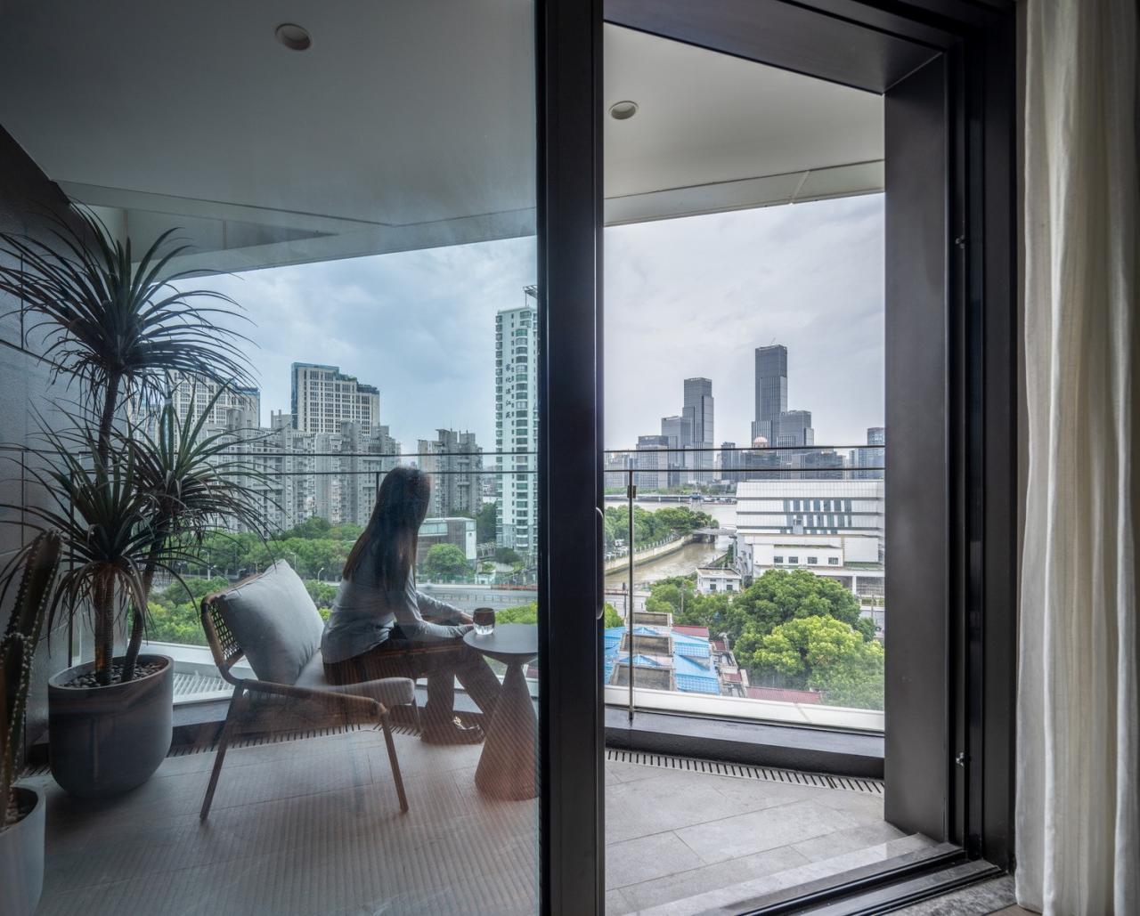 BIM建筑|上海浦东嘉华E18创新住宅 / EID Arch + 上海天华建筑设计 + Aedas