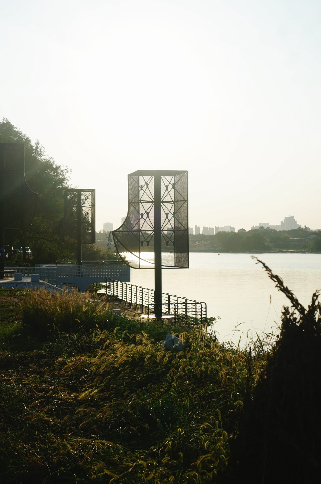 BIM建筑|‘起风了’装置，瀫石光河道护岸改造 / 华中科技大学建规学院 + 青·微舍工作室