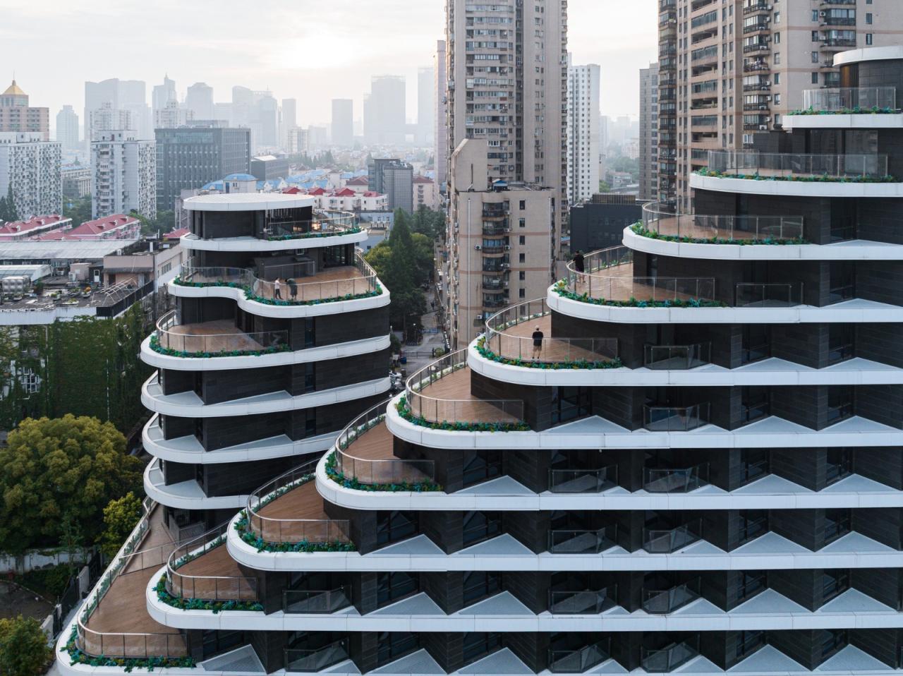 BIM建筑|上海浦东嘉华E18创新住宅 / EID Arch + 上海天华建筑设计 + Aedas