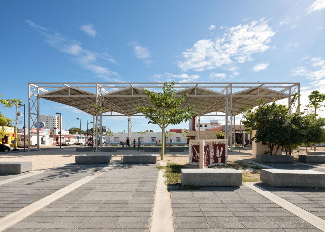 BIM建筑|遮荫空间，摊位乘凉：Chicxulub 广场 / Estudio MMX