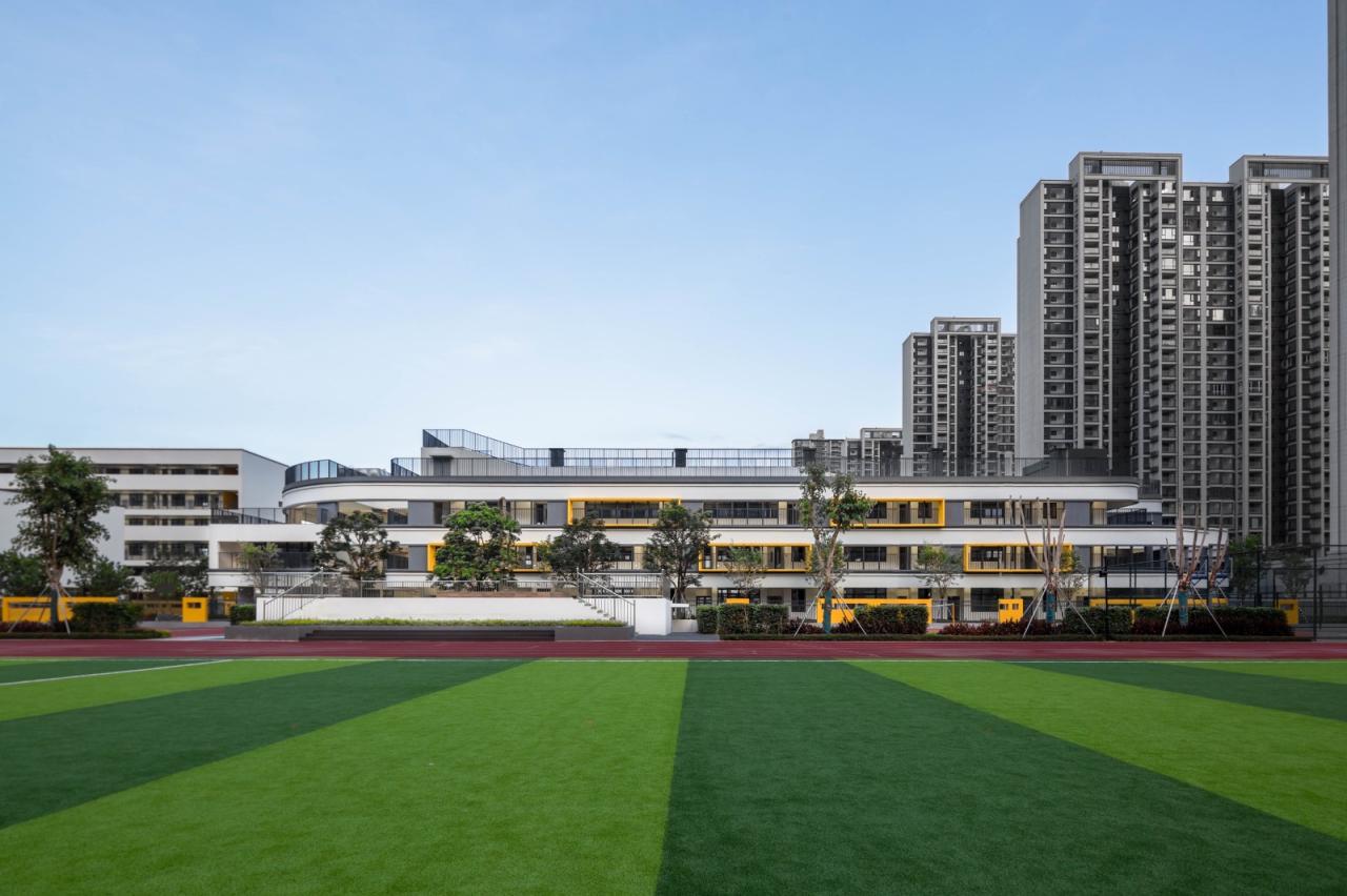 BIM建筑|汕头市龙湖区中阳学校与汕特中心幼儿园 / 柏涛建筑