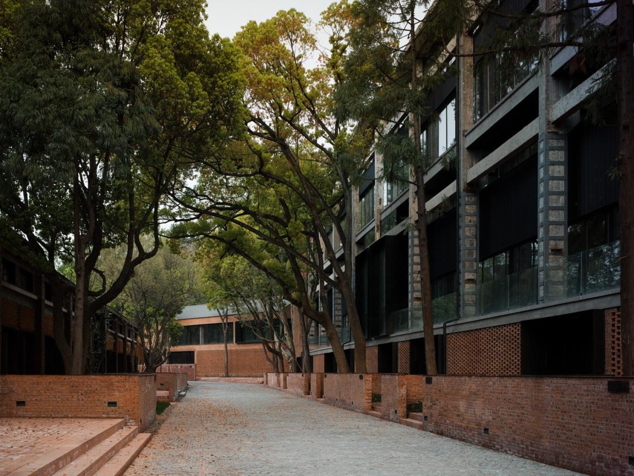 BIM建筑|南京战斗机械厂改造更新 / 米思建筑