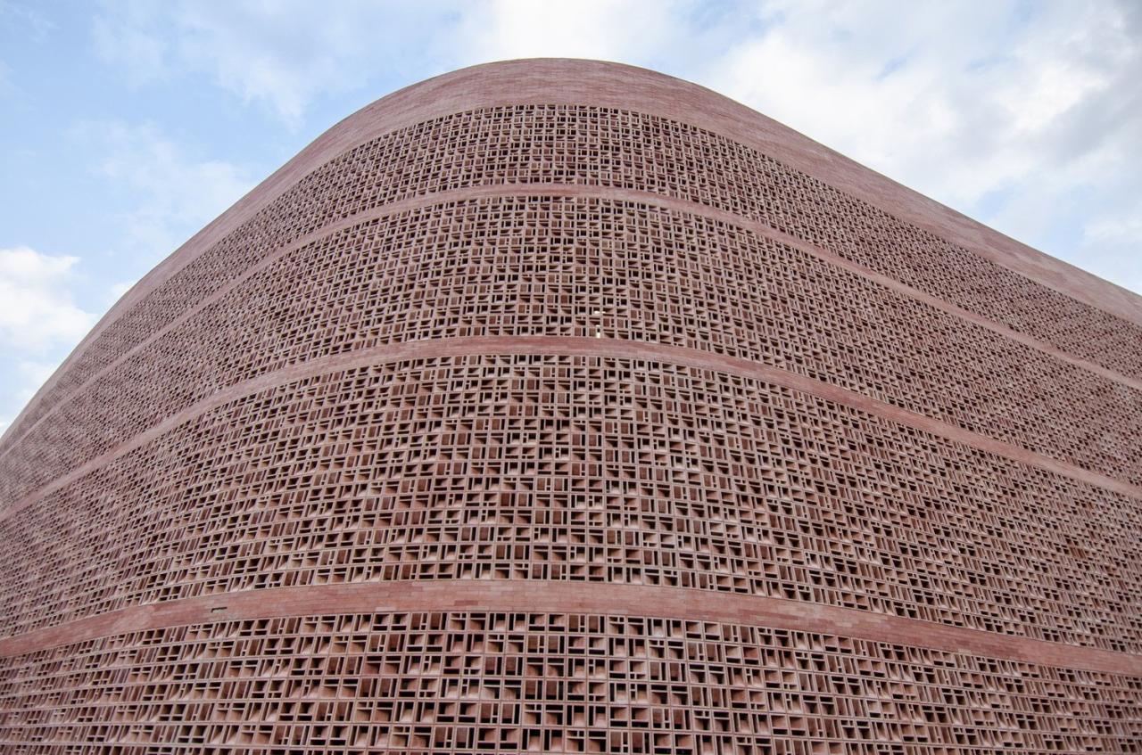 BIM建筑|Binus 三宝垄教育园区 / Denton Corker Marshall