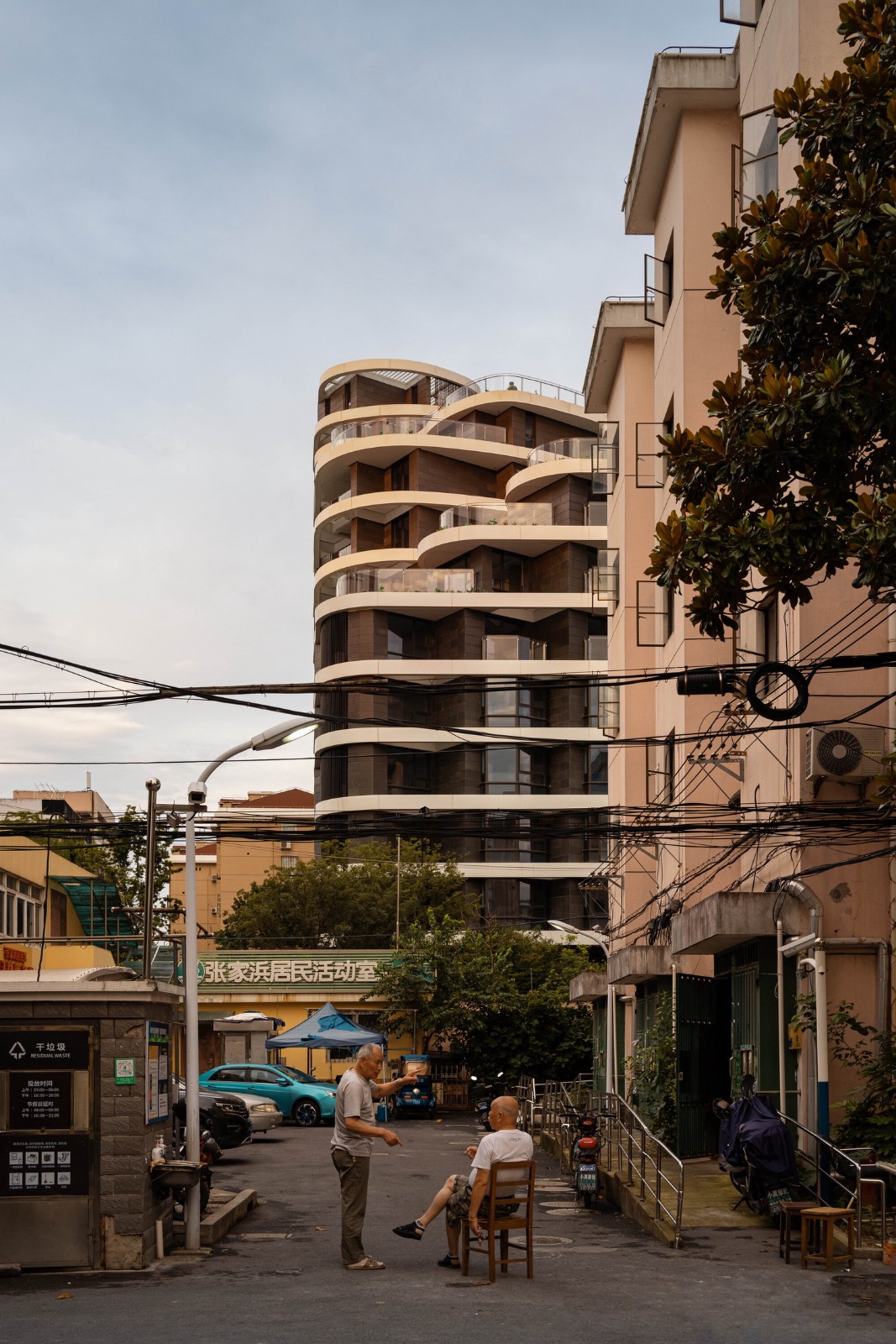 BIM建筑|上海浦东嘉华E18创新住宅 / EID Arch + 上海天华建筑设计 + Aedas