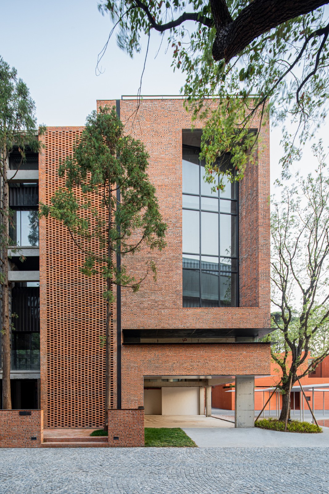 BIM建筑|南京战斗机械厂改造更新 / 米思建筑