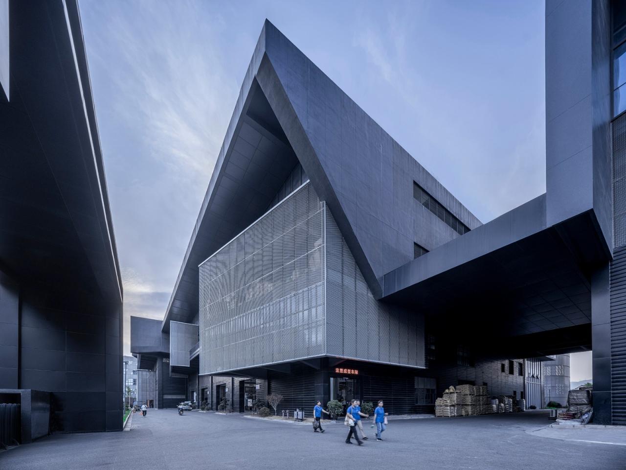 BIM建筑|台州聚丰机车总部 / 殊至建筑