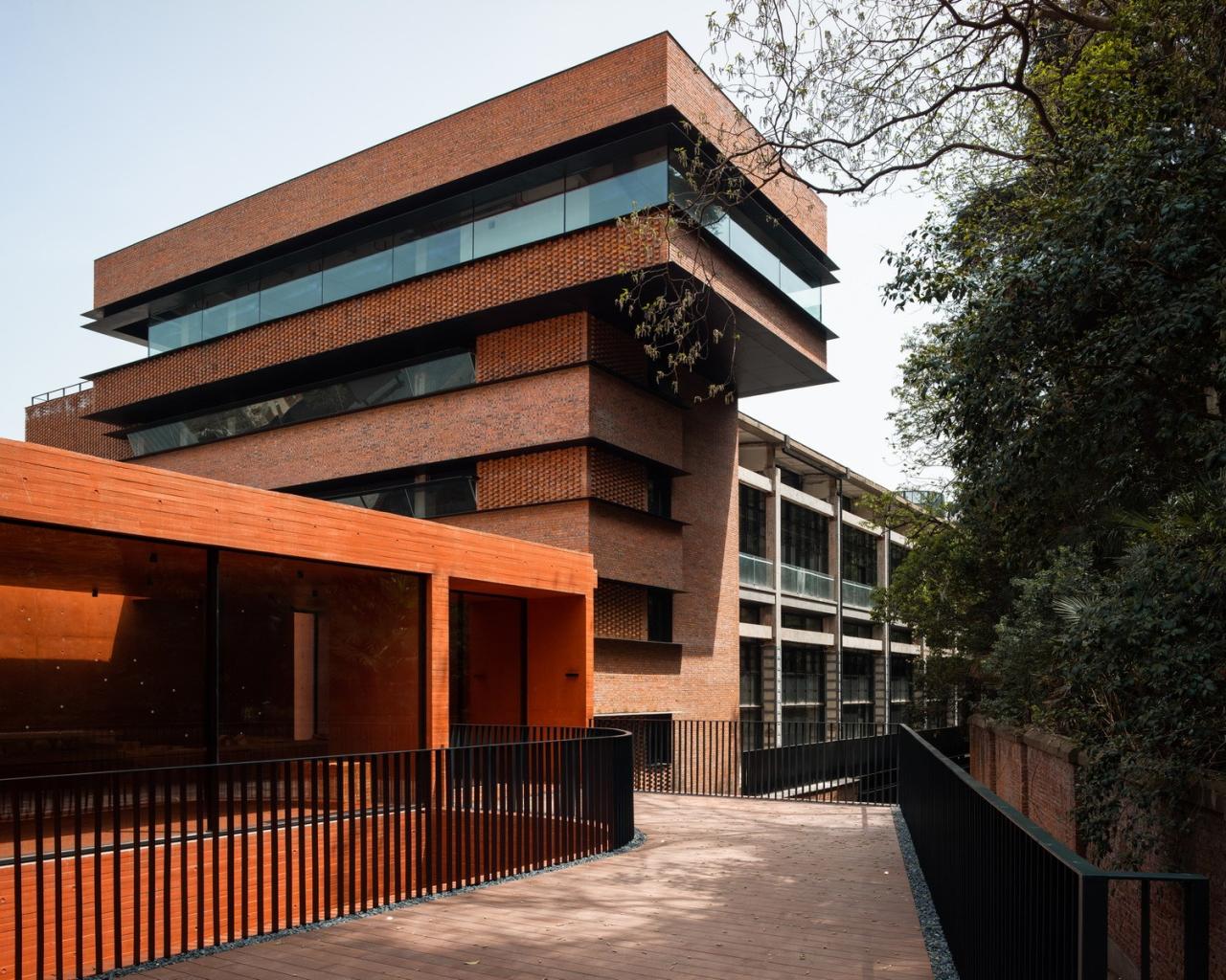 BIM建筑|南京战斗机械厂改造更新 / 米思建筑