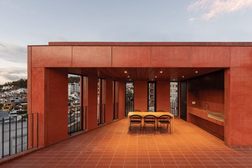 BIM建筑|厄罗设计堆叠式有色混凝土大楼