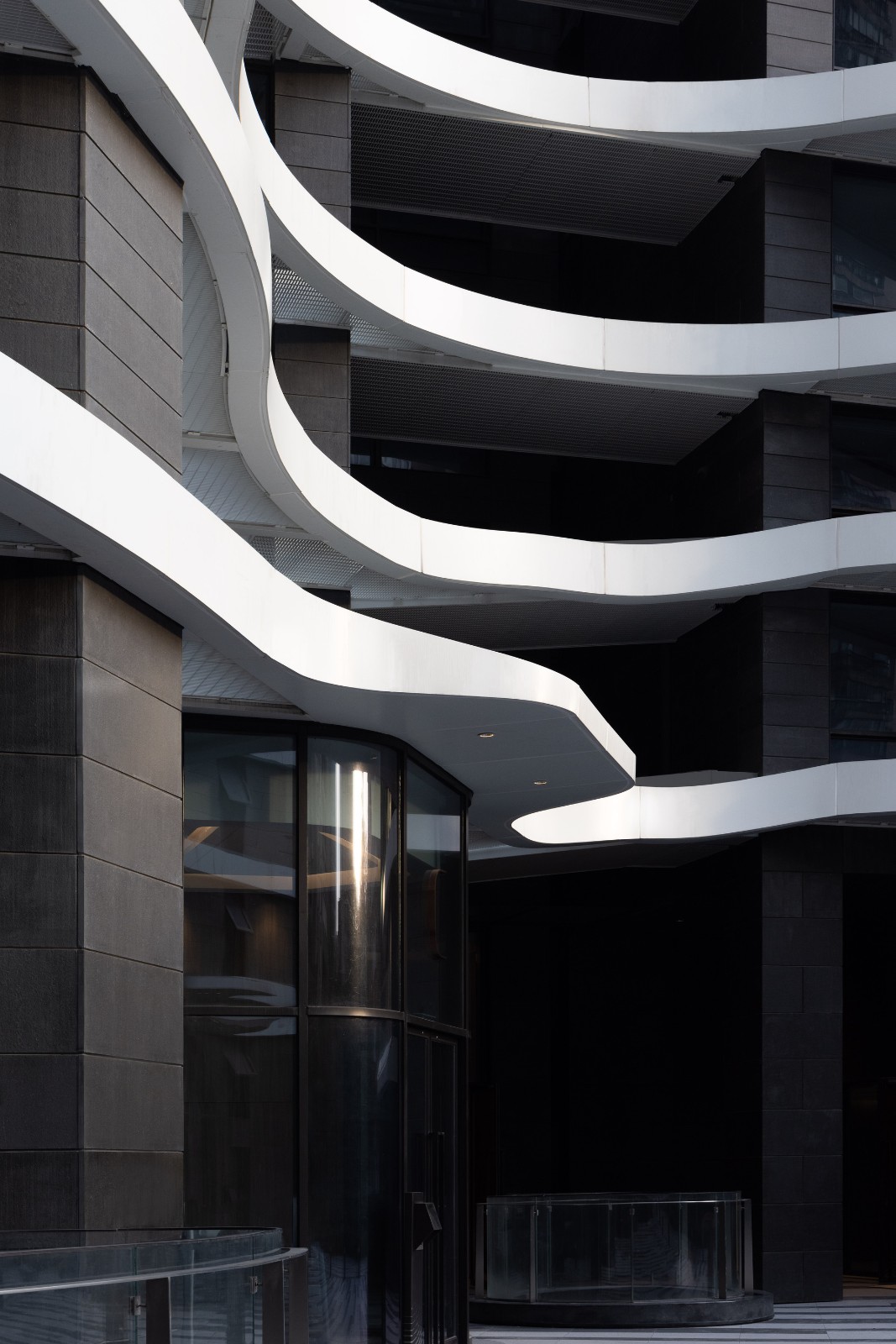 BIM建筑|上海浦东嘉华E18创新住宅 / EID Arch + 上海天华建筑设计 + Aedas