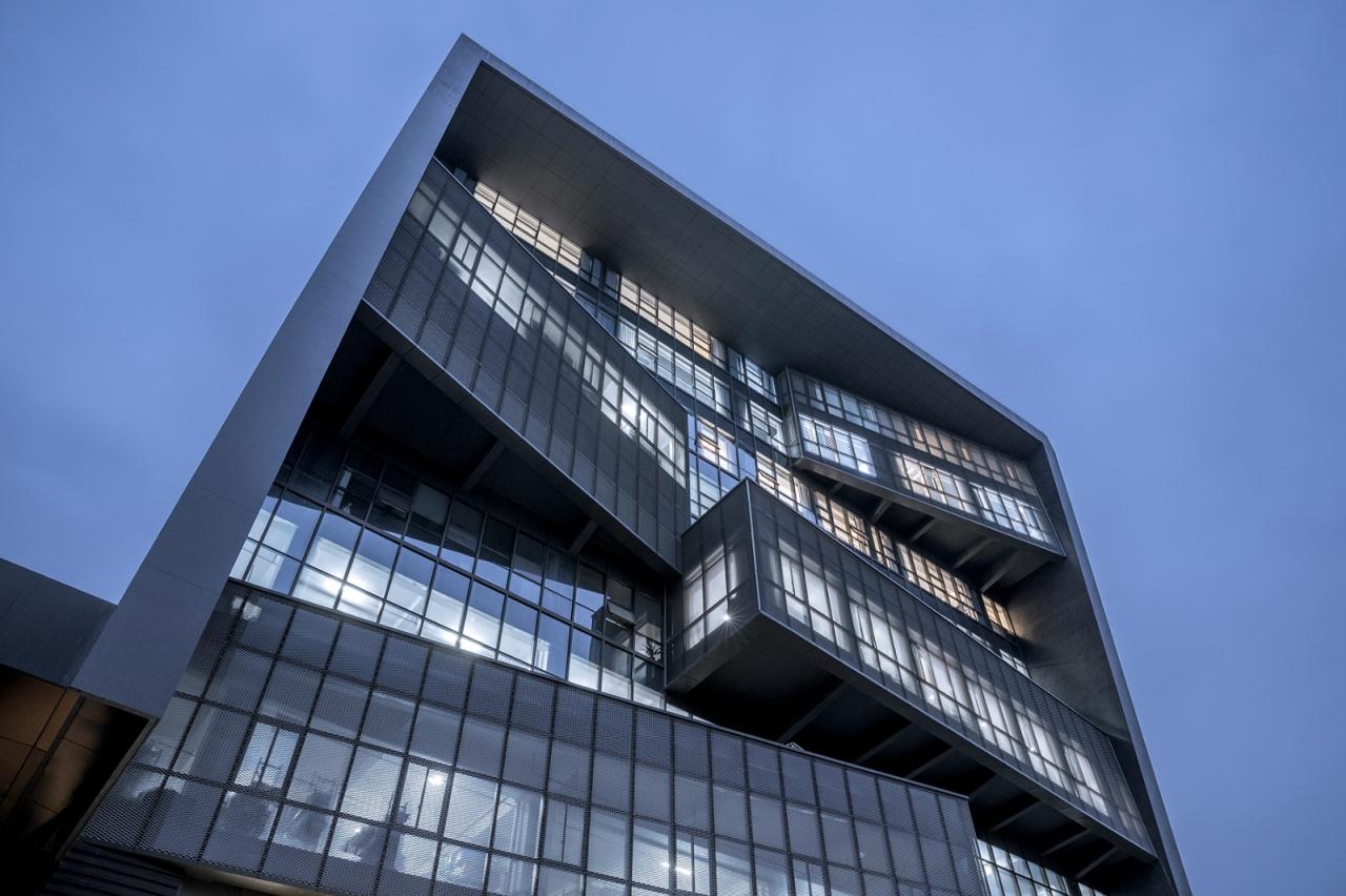 BIM建筑|台州聚丰机车总部 / 殊至建筑