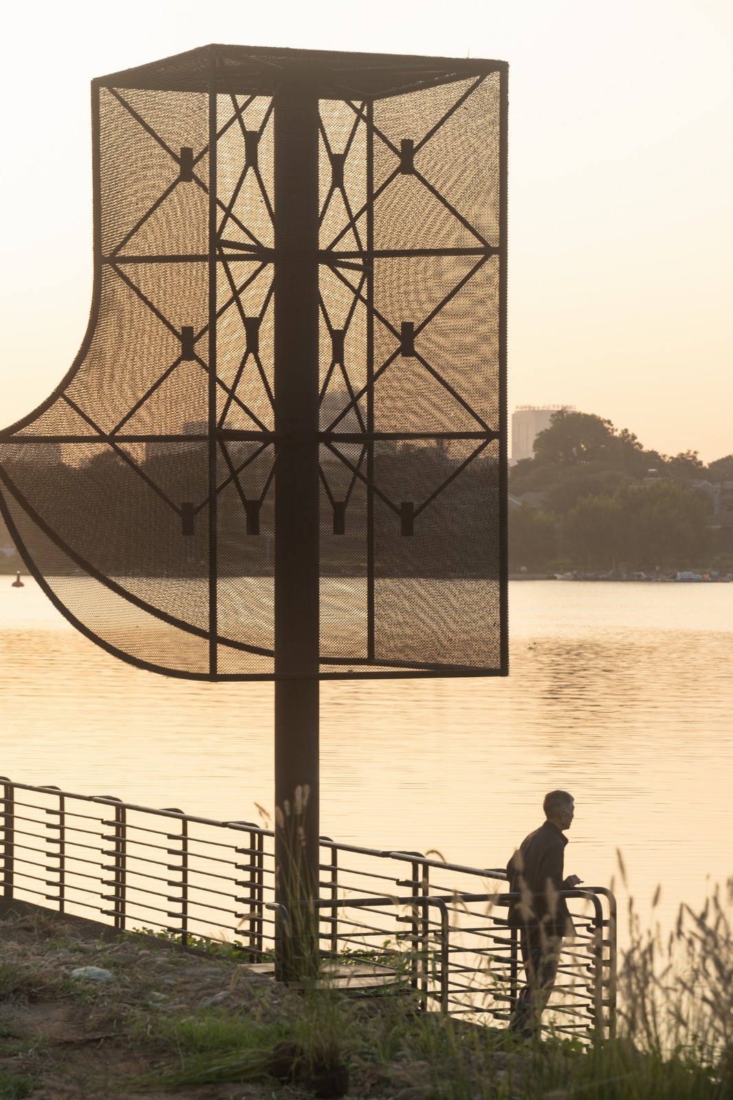 BIM建筑|‘起风了’装置，瀫石光河道护岸改造 / 华中科技大学建规学院 + 青·微舍工作室