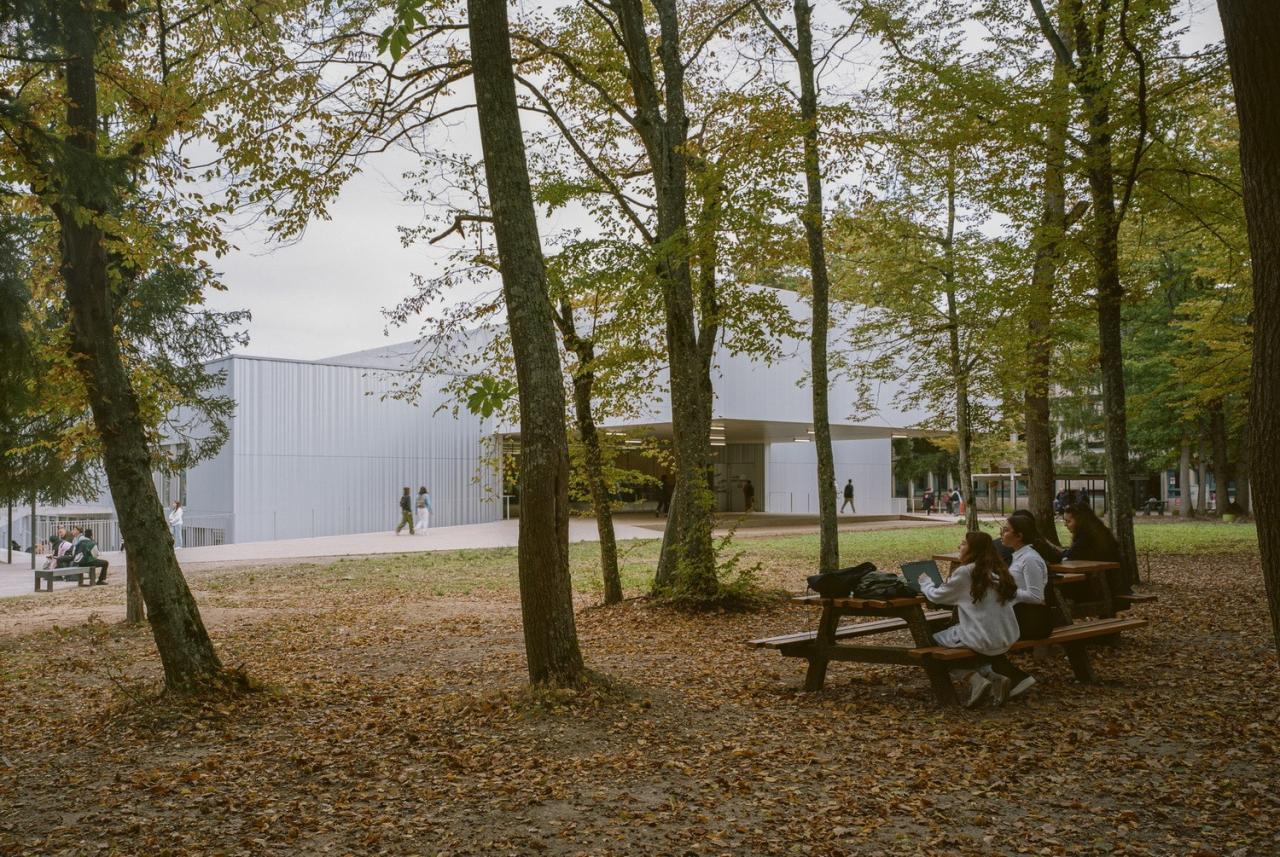 BIM建筑|Joliot-Curie 学校餐饮服务和学校生活中心 / Ateliers O-S architectes