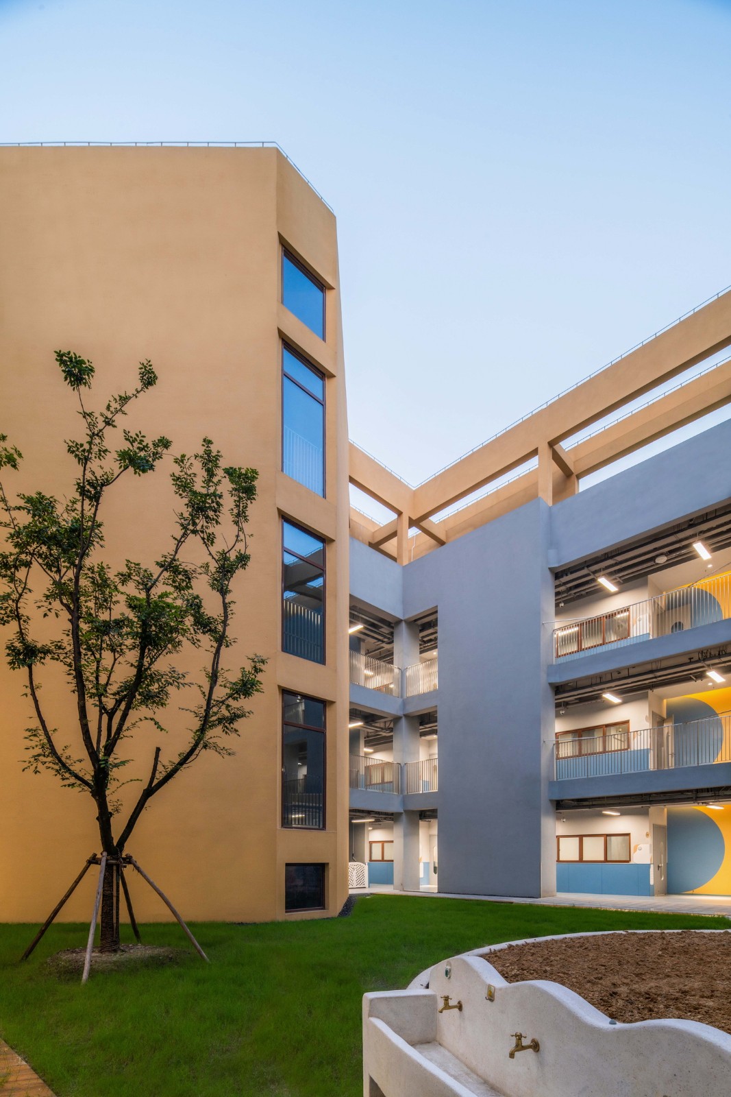 BIM建筑|嘉定区博翔幼儿园：去想象，而不是定义 / 予舍予筑