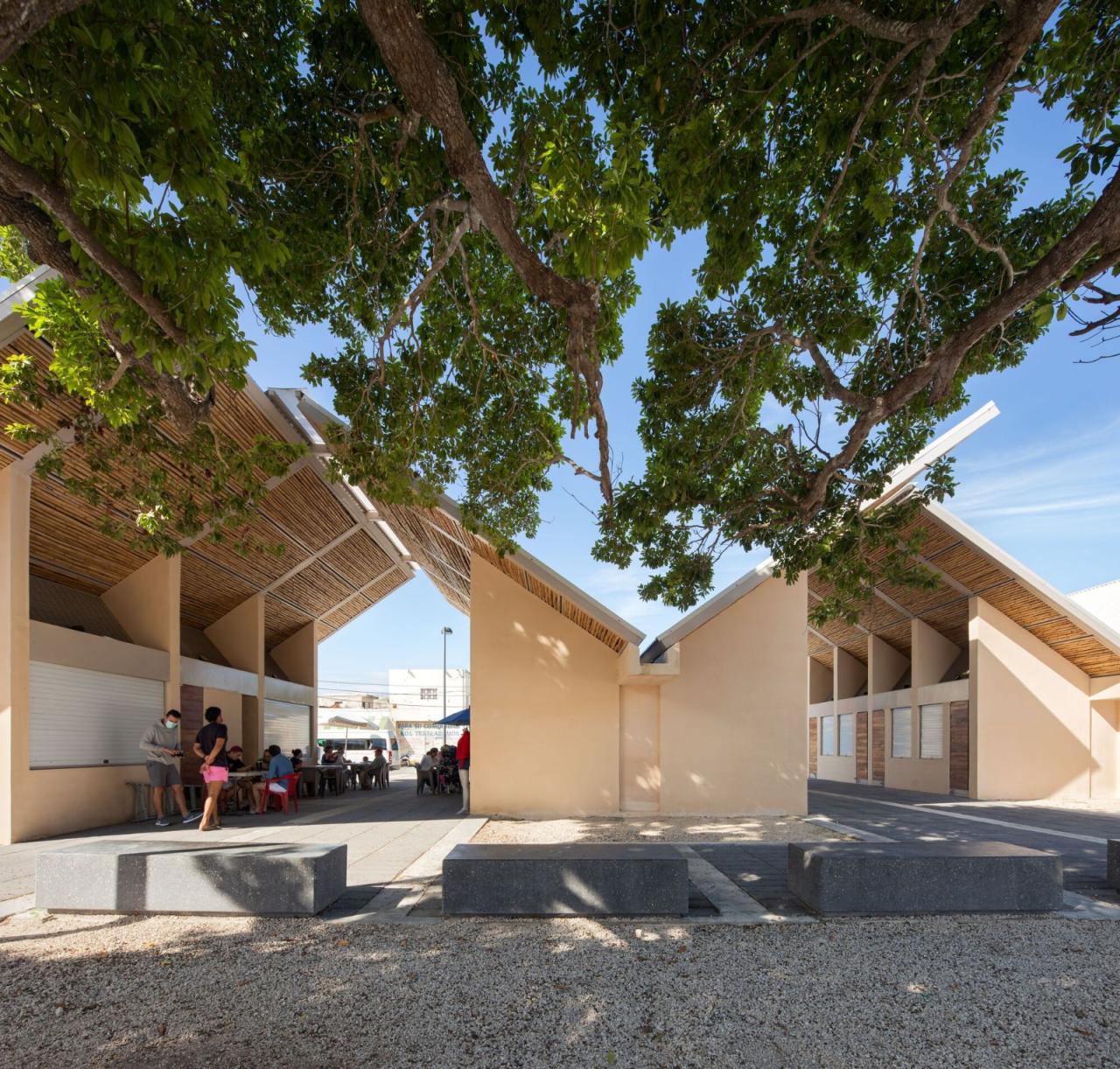 BIM建筑|遮荫空间，摊位乘凉：Chicxulub 广场 / Estudio MMX