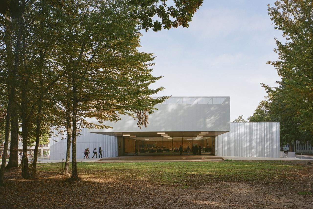 BIM建筑|Joliot-Curie 学校餐饮服务和学校生活中心 / Ateliers O-S architectes