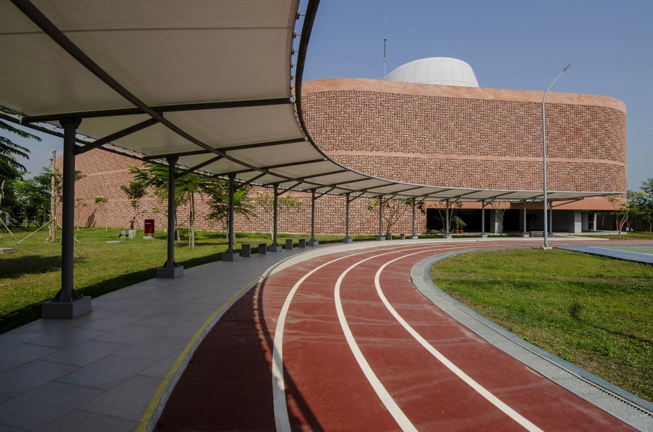 BIM建筑|Binus 三宝垄教育园区 / Denton Corker Marshall