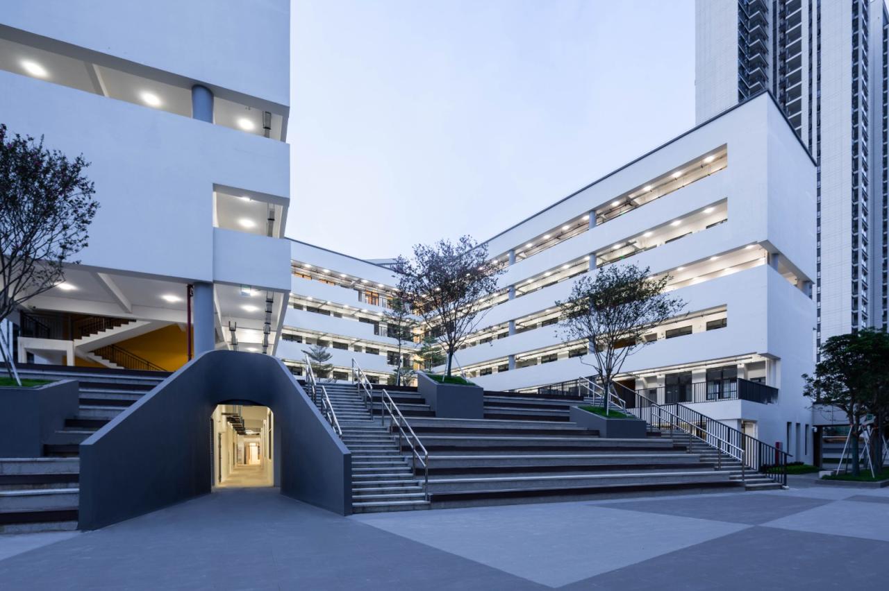 BIM建筑|汕头市龙湖区中阳学校与汕特中心幼儿园 / 柏涛建筑