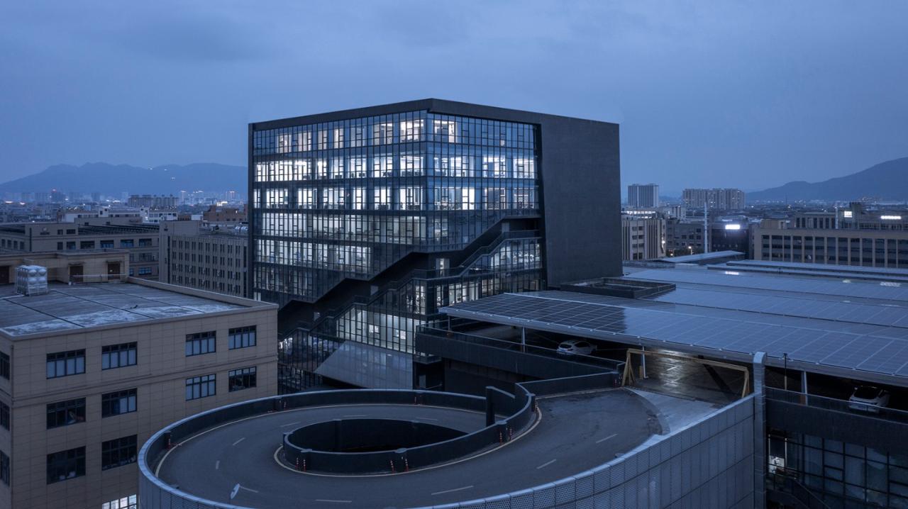 BIM建筑|台州聚丰机车总部 / 殊至建筑