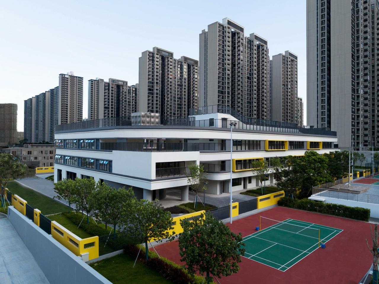 BIM建筑|汕头市龙湖区中阳学校与汕特中心幼儿园 / 柏涛建筑