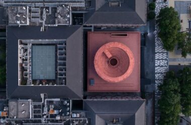 BIM建筑|如恩工作室在曲江美术馆顶上加上“灯笼”-BIM建筑网