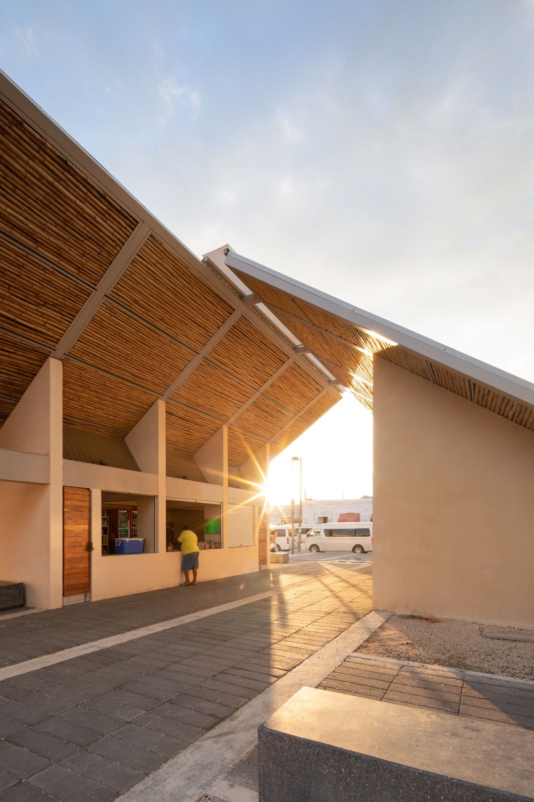 BIM建筑|遮荫空间，摊位乘凉：Chicxulub 广场 / Estudio MMX