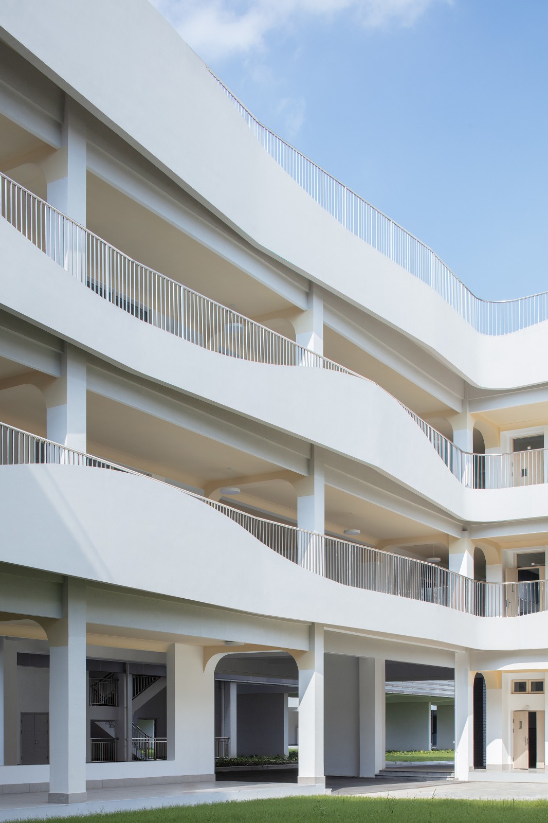 BIM建筑|宁波市古林职业高级中学：少年的无限剧本 / ARCHIS（如是）建筑设计事务所