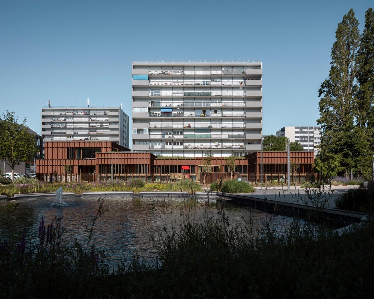 BIM建筑|日间托儿所和玩具图书馆 / a+samueldelmas architectes