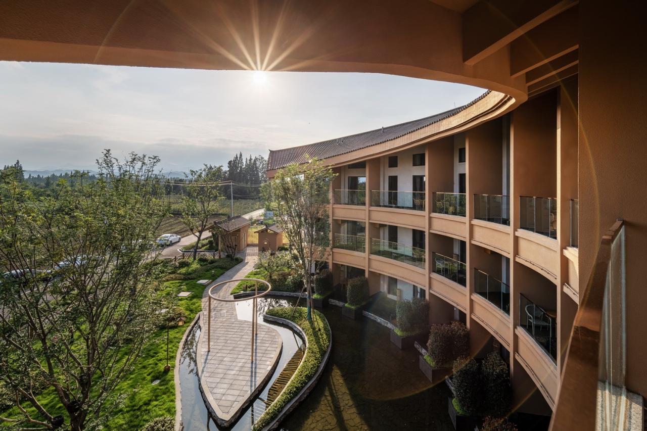 BIM建筑|川西建筑与道教文化的融合/“青城•朴舍亲子度假酒店”荣获2023金熊猫天府创意设计奖