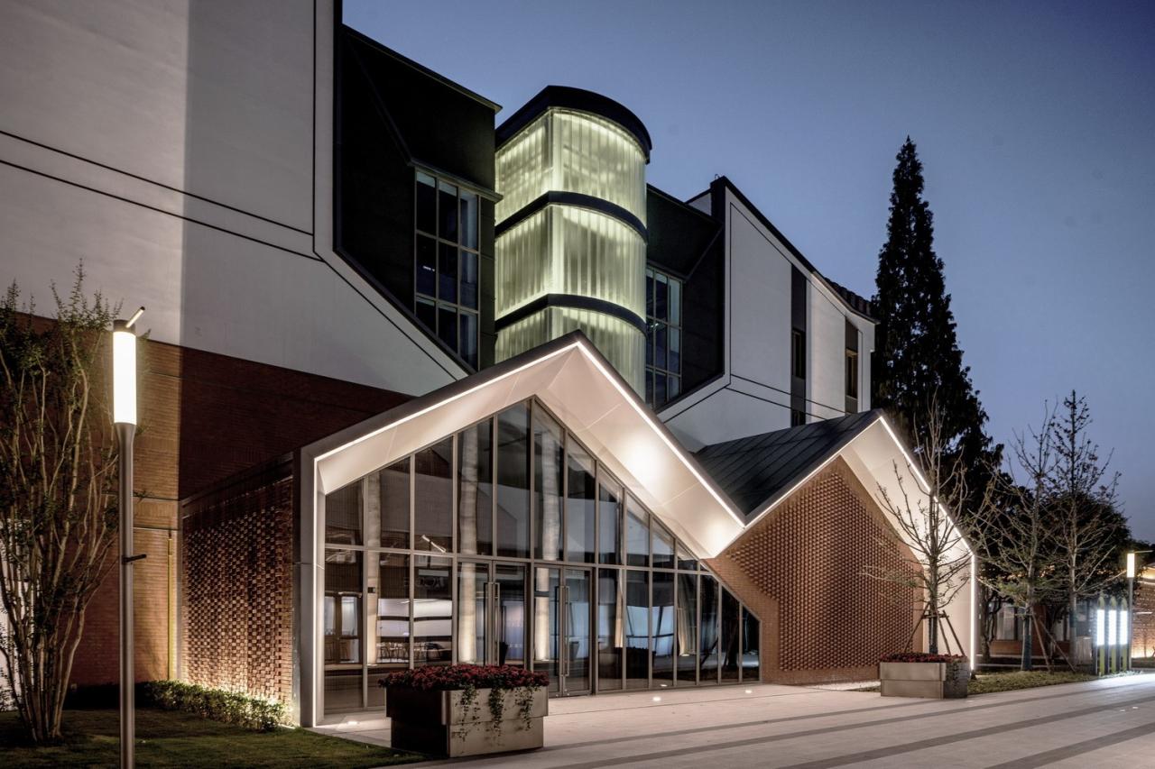 BIM建筑|上海利丰广场YOUNG PARK：魔都科创活力社区全新启幕 / 三益建筑设计