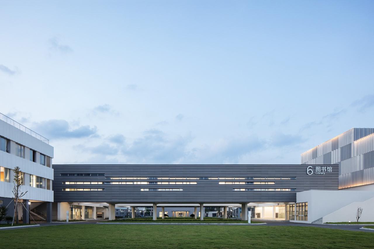 BIM建筑|宁波市古林职业高级中学：少年的无限剧本 / ARCHIS（如是）建筑设计事务所