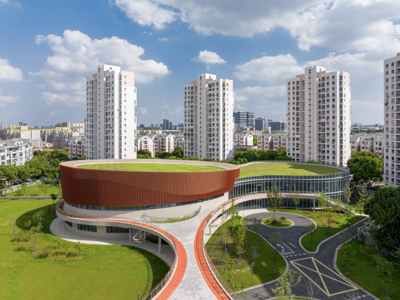 BIM建筑|上海三林懿德社区文体中心：“镶嵌”在社区当中的一站式“体育+”公园 / 三益中国