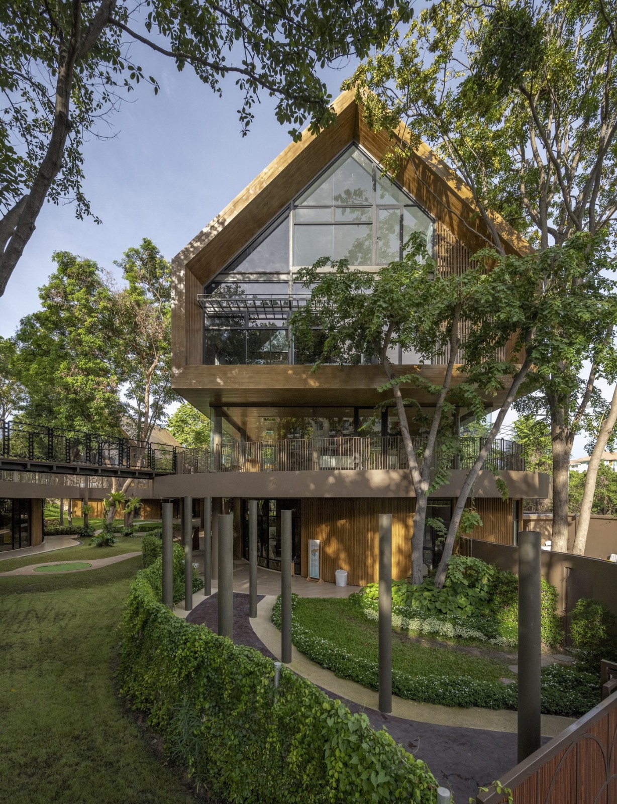 BIM建筑|Lovell 国际学校 / Plan Architect