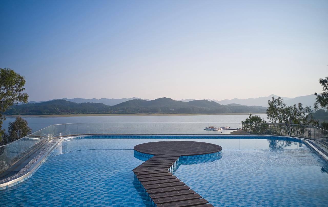 BIM建筑|白鹤湖游客中心 / 建识设计