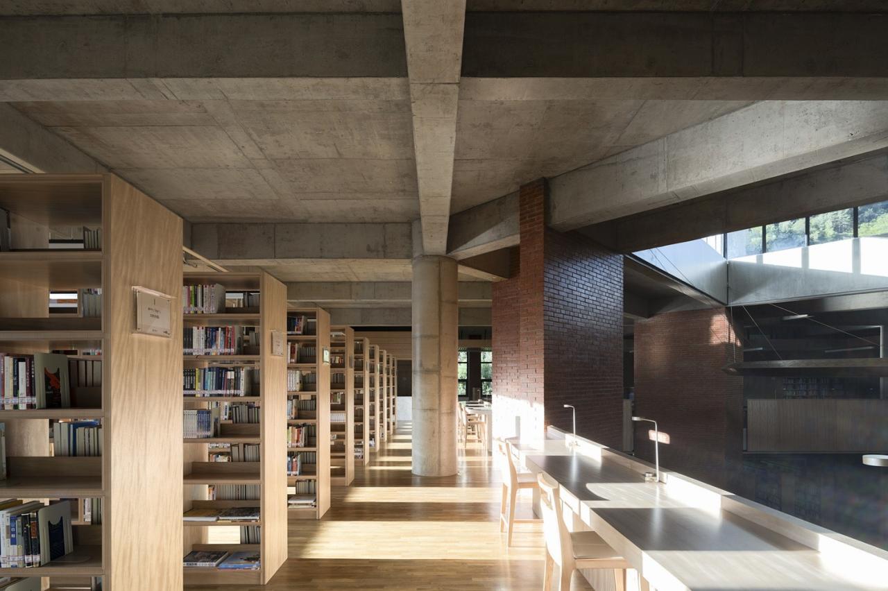 BIM建筑|德巴图书馆 / 荣朝晖工作室