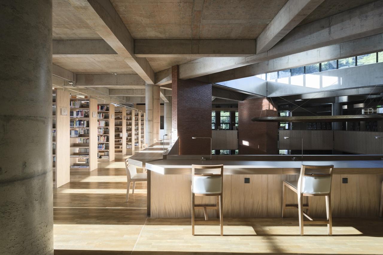 BIM建筑|德巴图书馆 / 荣朝晖工作室
