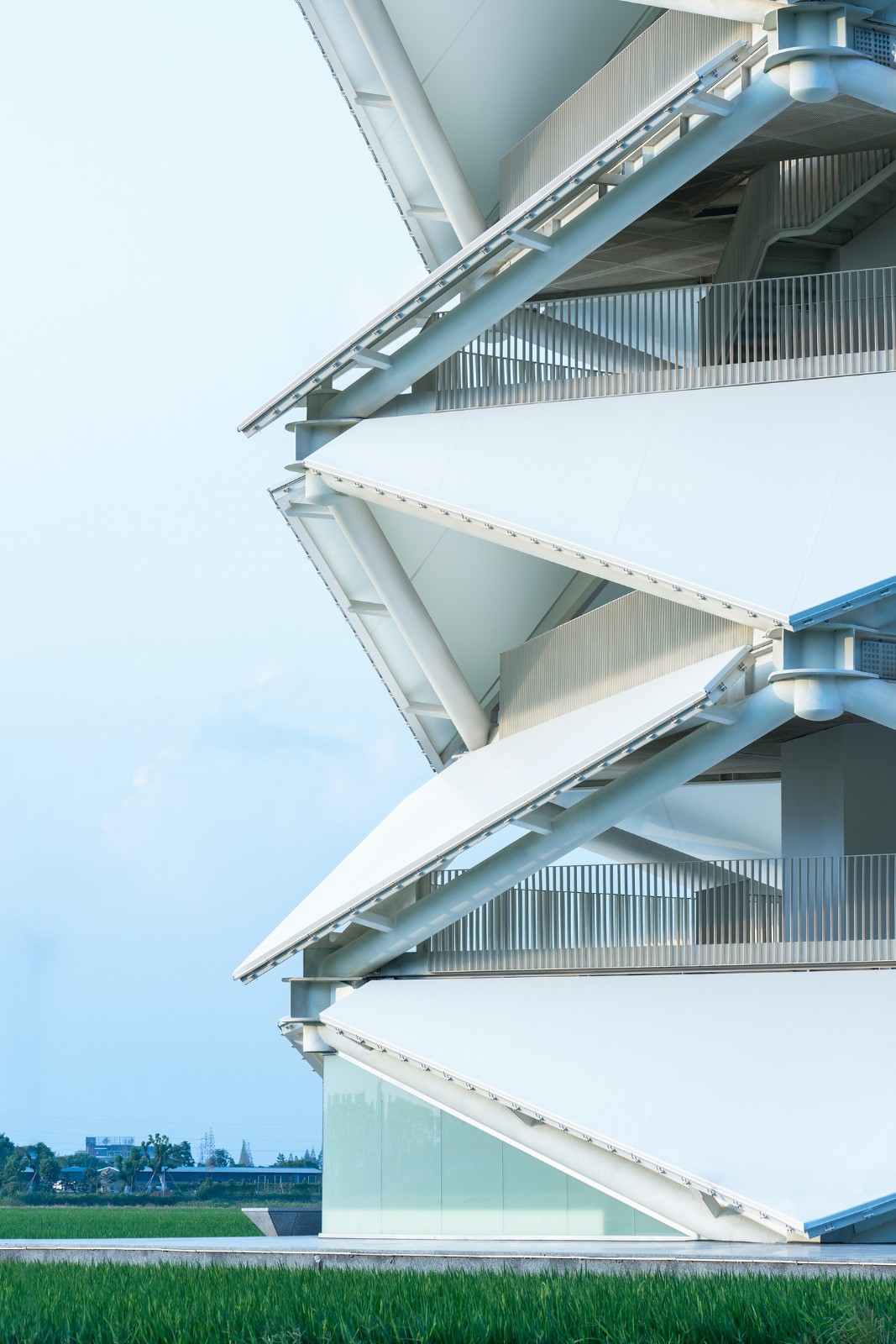 BIM建筑|稻田上的灯塔 / 中国电建华东院林再国工作室