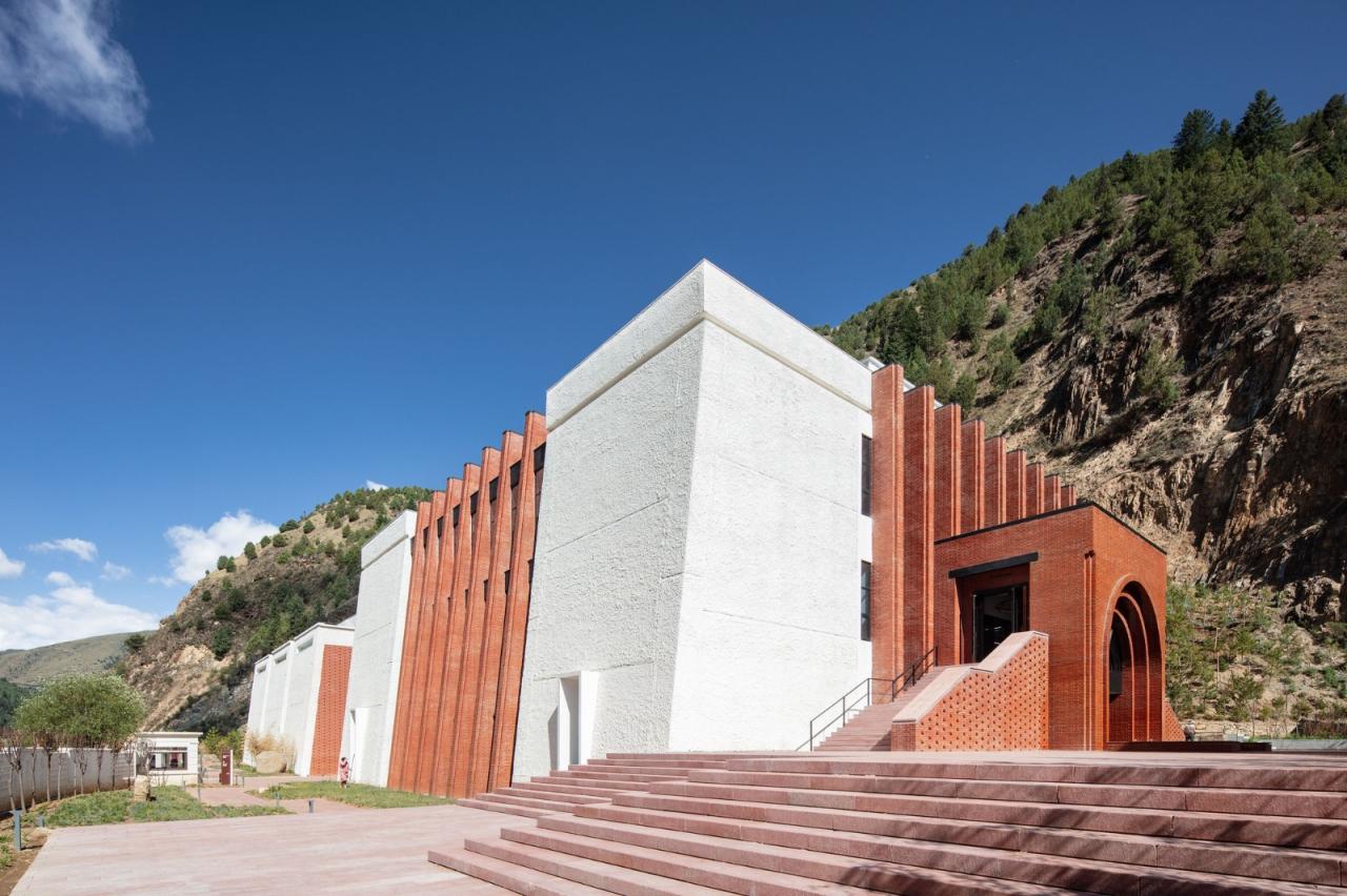 BIM建筑|德巴图书馆 / 荣朝晖工作室