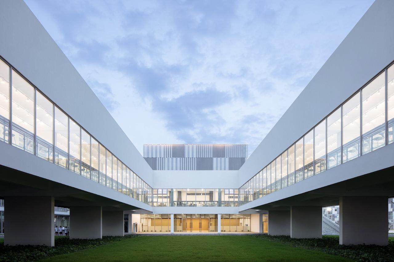 BIM建筑|宁波市古林职业高级中学：少年的无限剧本 / ARCHIS（如是）建筑设计事务所