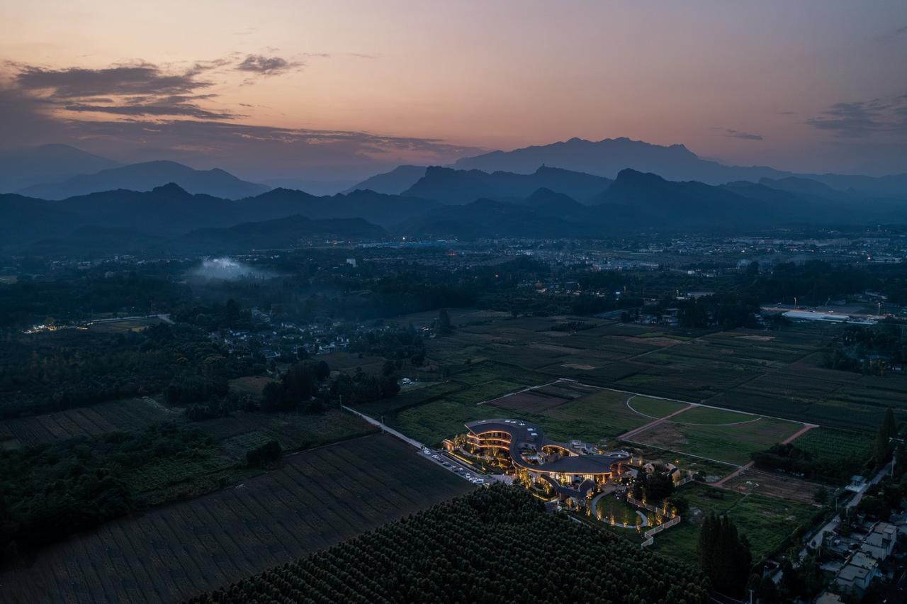 BIM建筑|川西建筑与道教文化的融合/“青城•朴舍亲子度假酒店”荣获2023金熊猫天府创意设计奖