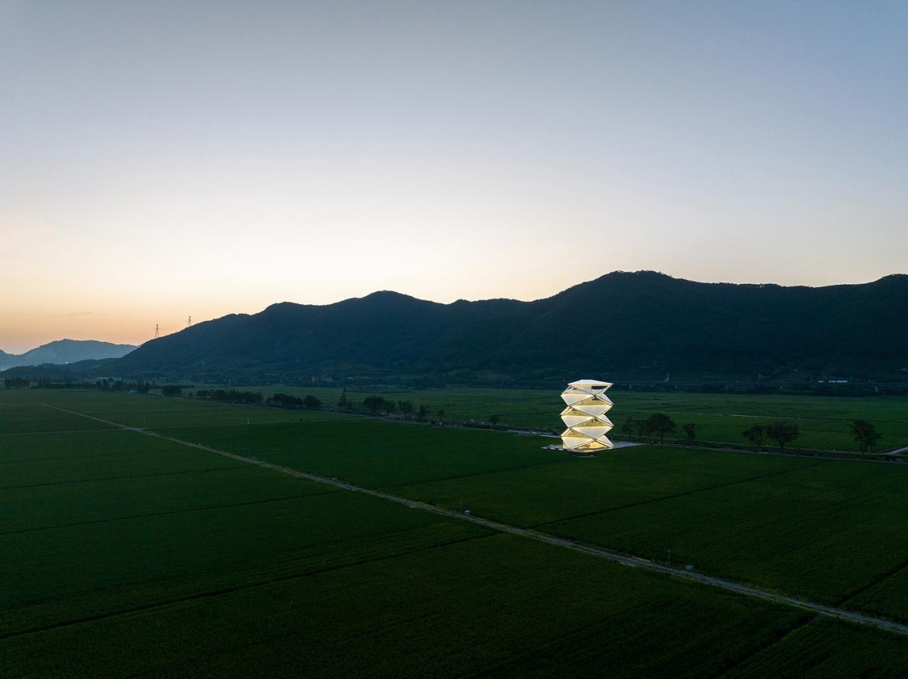 BIM建筑|稻田上的灯塔 / 中国电建华东院林再国工作室
