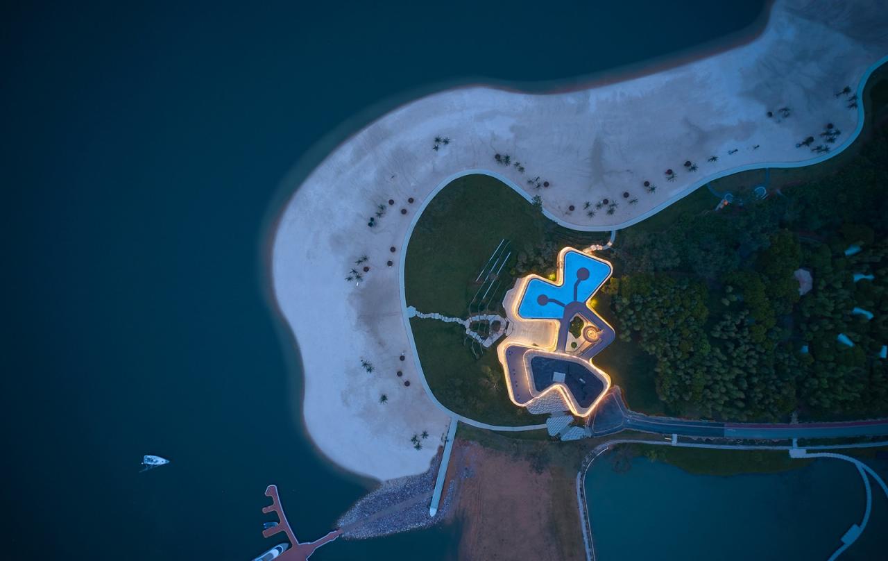 BIM建筑|白鹤湖游客中心 / 建识设计