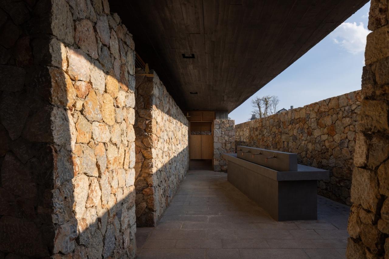 BIM建筑|微地形：大理洱海小邑庄生态驿站-孟凡浩 / line+建筑事务所