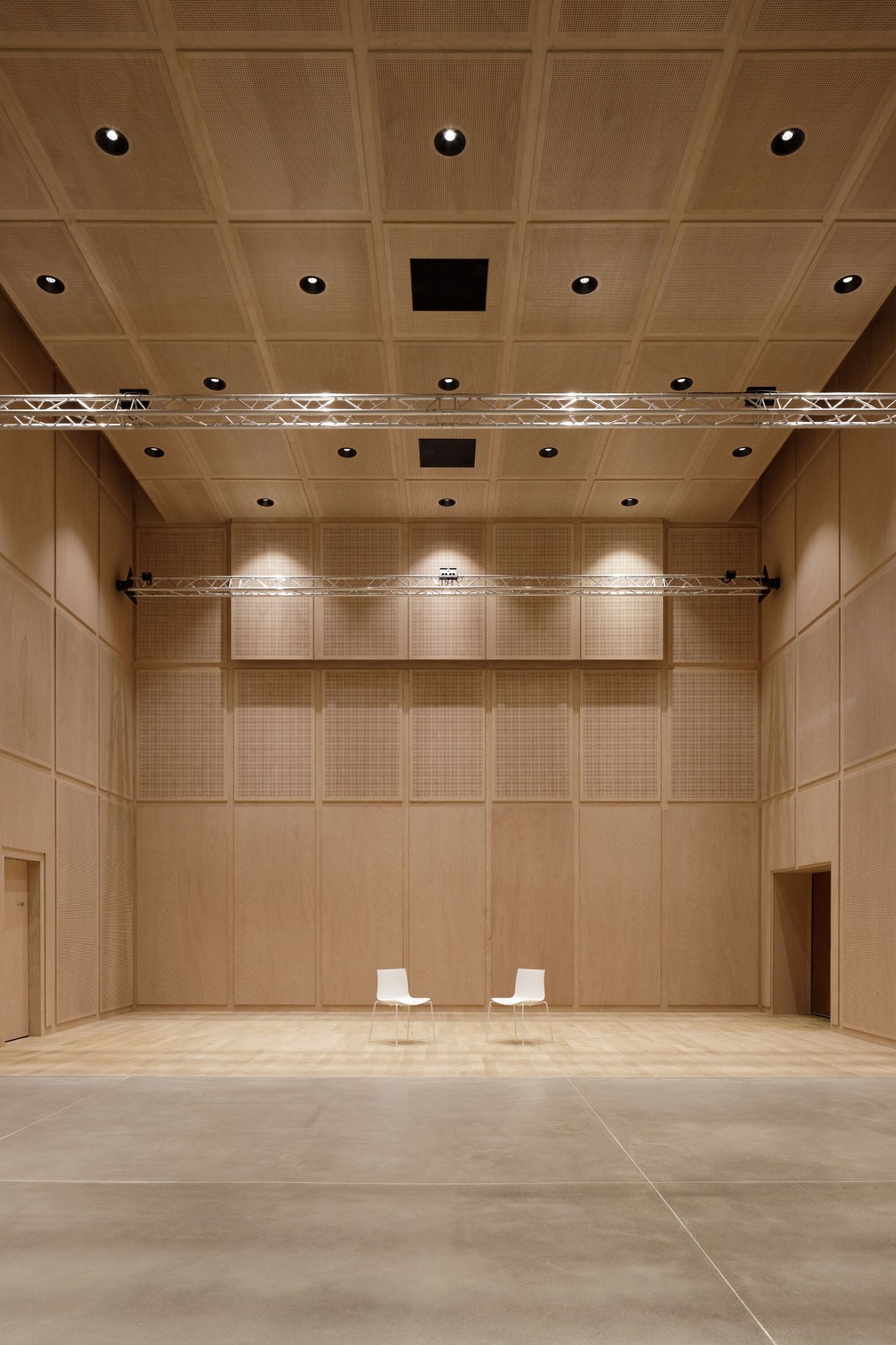 BIM建筑|Sainte-Geneviève- des-Bois 媒体图书馆 / archi5 + Calmm architecture