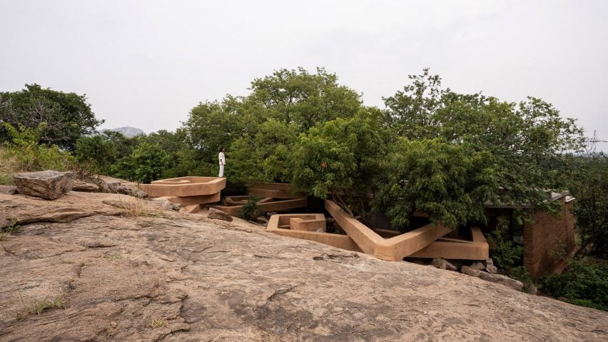 BIM建筑|印度建筑师设计融入景观的雕塑屋