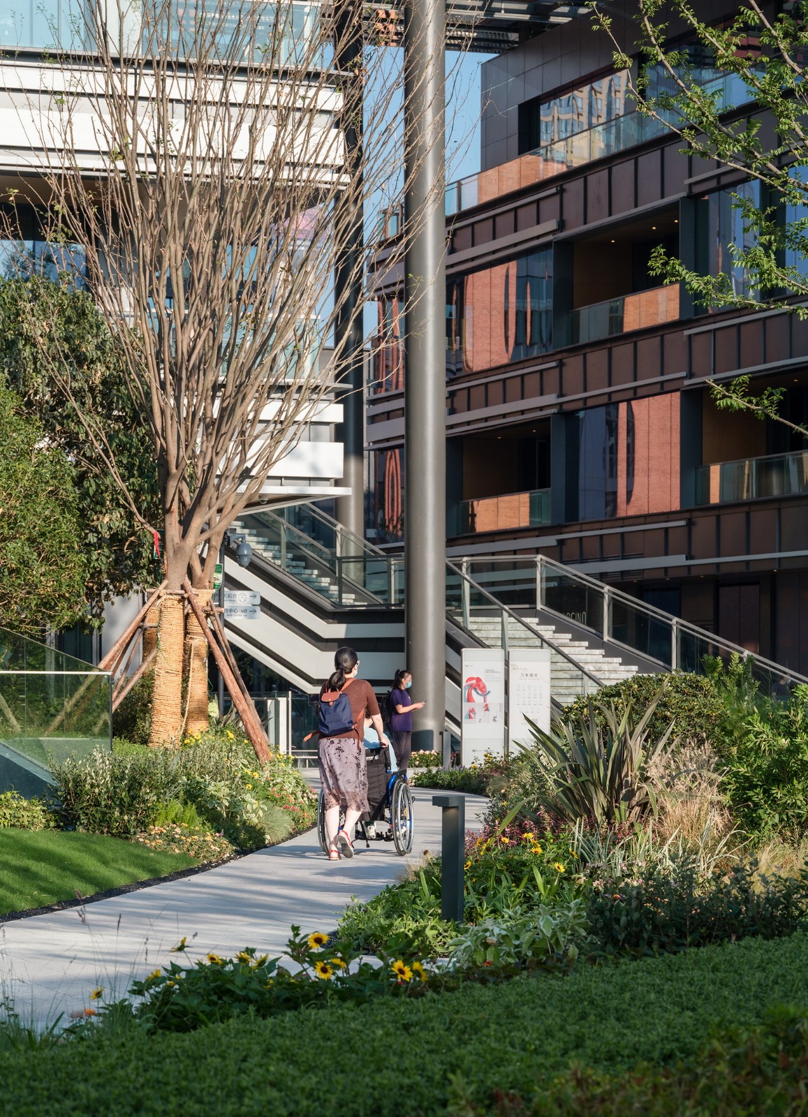 BIM建筑|上海苏河湾万象天地景观设计 / Lab D+H